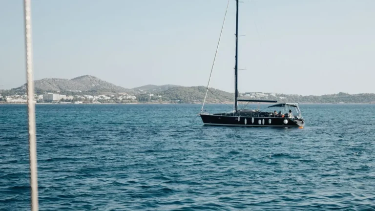 Αφαλάτωση Νερού για Σκάφη Αναψυχής: Ο Απόλυτος Οδηγός για Αυτονομία στη Θάλασσα (2026)